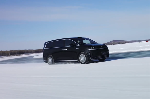 鸿蒙智行首款MPV 智界V9更多信息曝光：配双腔空悬、后轮转向