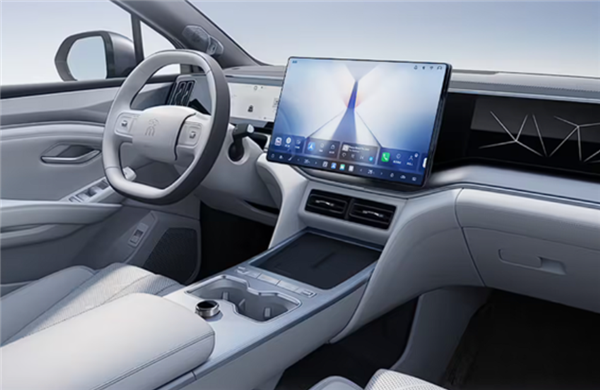 不用等!比亚迪路天承诺宋Ultra EV上市就能交付:新增暮云灰内饰