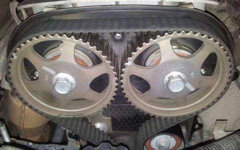 涨紧轮和皮带需要一起更换吗