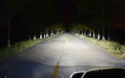 高速可以开远光灯吗