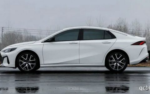 轿车跑起来嗡嗡响是什么情况