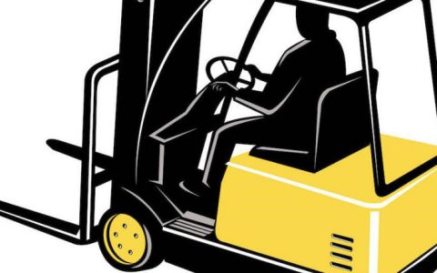 用叉车挪车对底盘有伤害吗