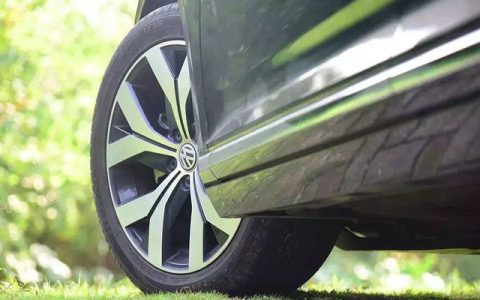 汽车轮胎失压一般可以坚持开多久