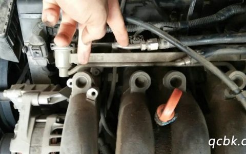汽车回油管的位置在哪里