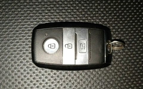 起亚k5钥匙怎么换电池