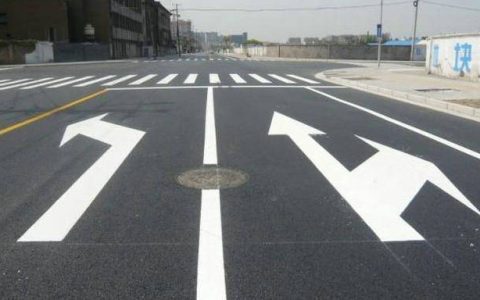 交通标识地标线是什么意思