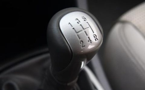 手动挡汽车档位怎么挂