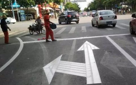 红绿灯不小心压线一定会被拍吗