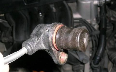 曲轴位置传感器的作用是什么