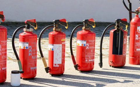 私家车上线年检需要灭火器吗