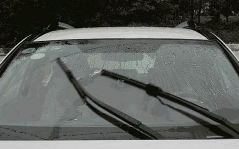 雨刮器往回刮刮不干净怎么办