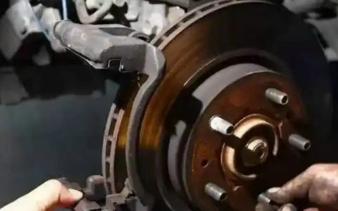 刹车盘必须四个一起换吗