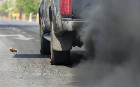 汽车冒黑烟是不是烧机油