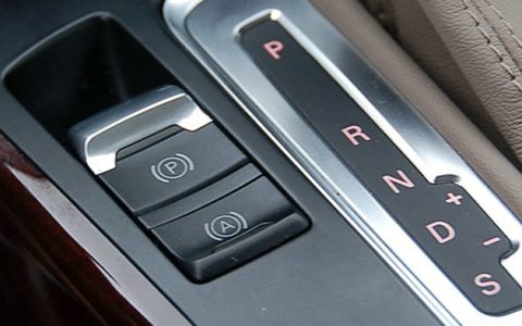 自动挡a键可以一直开着吗