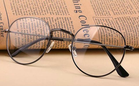 开车戴偏光镜好还是太阳镜好