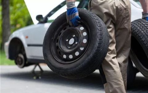 汽车轮胎更换的方法是什么
