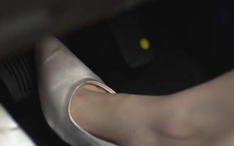 油门踩下去提不起车速是什么原因