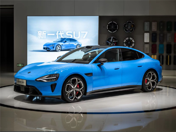 雷军官宣：新一代小米SU7本月发布！发布后大规模交付