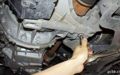 变速箱多少公里换一次油