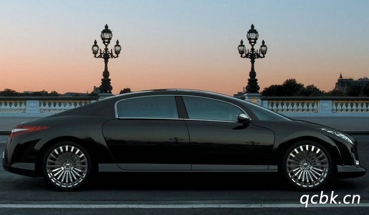 迈巴赫车标为什么是奔驰车标