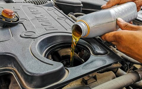 机油加多一点点对车有影响吗