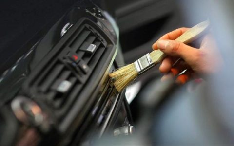 汽车内饰清洗一次多少钱