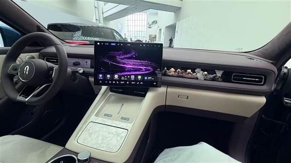 年轻家庭第一辆鸿蒙智行 全新问界M6预售：26.98万起