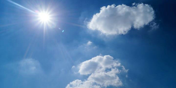 汽车太阳底下暴晒会不会自燃