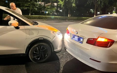 前车变道导致后车追尾是谁的责任