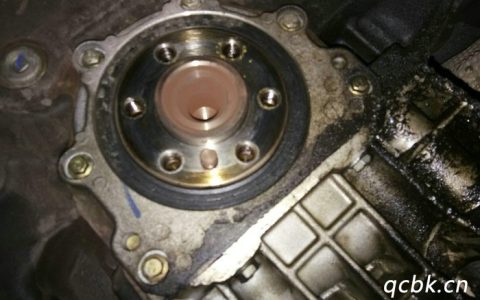 飞轮壳漏油是什么原因