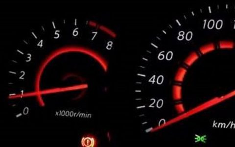 轿车怠速忽高忽低是什么原因