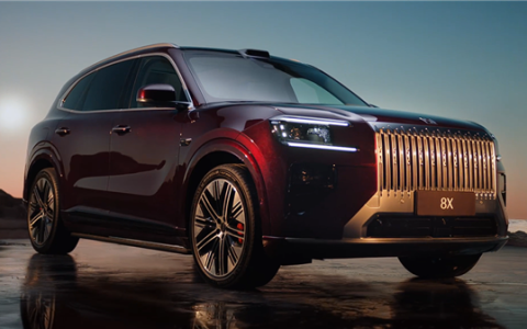 37.68万起 极氪8X开售：全系6C电池 顶配三电机超1400马力