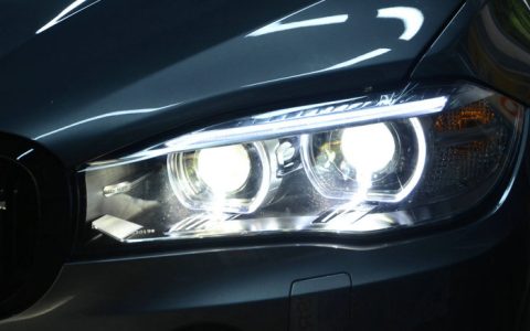 汽车氙气灯安装方法