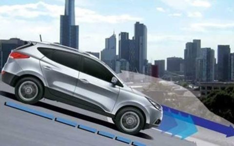 汽车下坡时挂什么档位