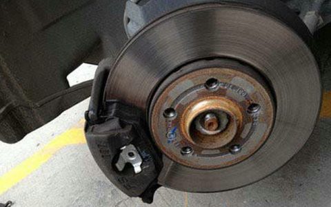 刹车时候有吱吱响正常吗