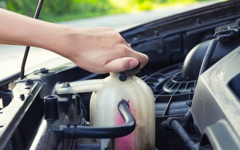 更换汽车冷却液的步骤及注意要点