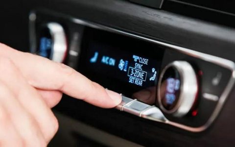 车不动开空调对车有没有损害