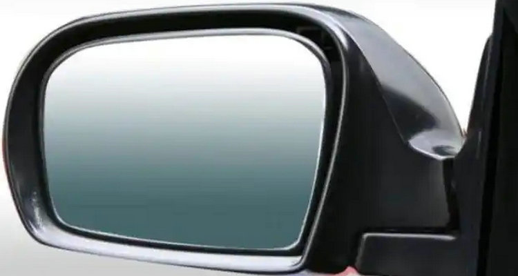 新手看后视镜简单的方法