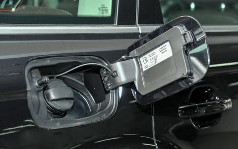 奥迪a4l油箱多少升