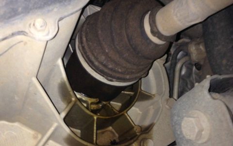 半轴漏油需要更换吗