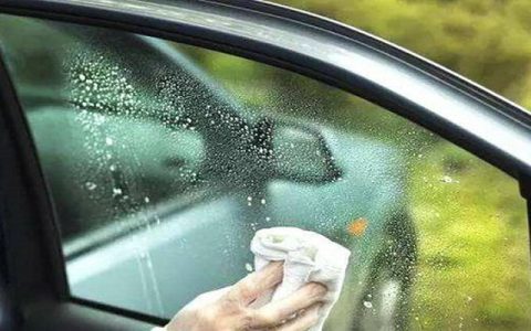 夏天开车起雾怎么解决