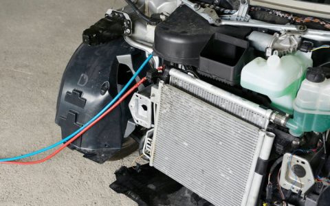 汽车加冷媒一次要多少钱