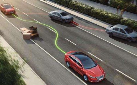 轿车方向跑偏是什么原因