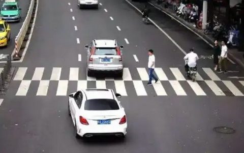 车子过了斑马线停下来算闯红灯吗