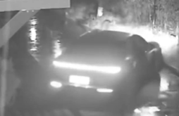 140万保时捷被盗!警方2小时追回 荒唐窃贼：找代驾开去前女友家炫耀