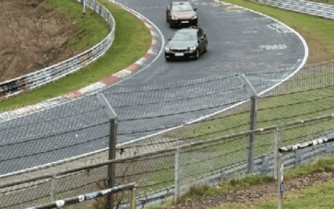 雷军又造了个千匹怪兽！小米 YU7 GT 无伪装实车首次亮相：全新红色外观 刹车卡钳巨大