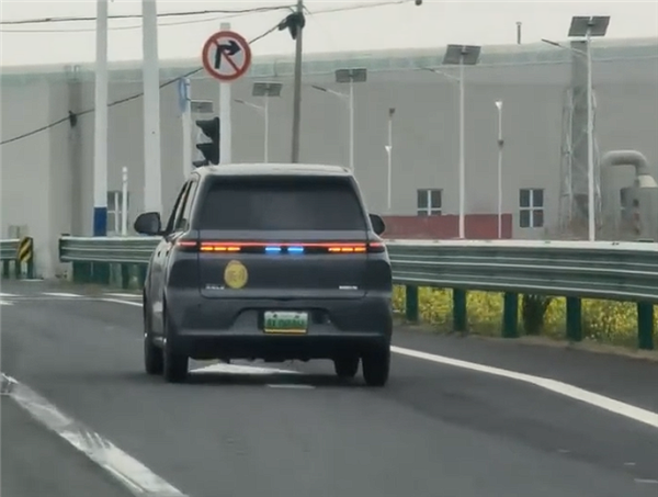 老头乐与时俱进用上智驾小蓝灯 网友:自欺欺人