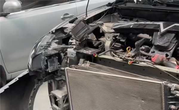 “以租代购”买新能源汽车 事故出险后还要交20%折旧保证金