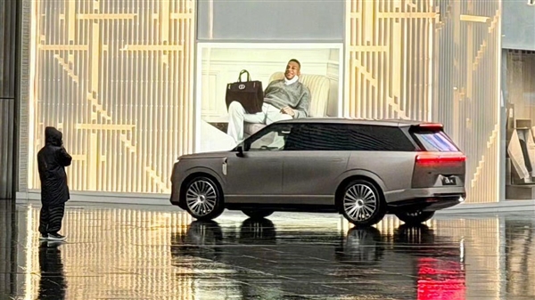 小鹏全新旗舰SUV GX实车亮相：大湾区“路虎揽胜”来了