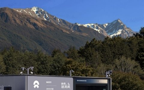 蔚来李斌：闪充和换电将共同加速油车、增程、插混向纯电转化